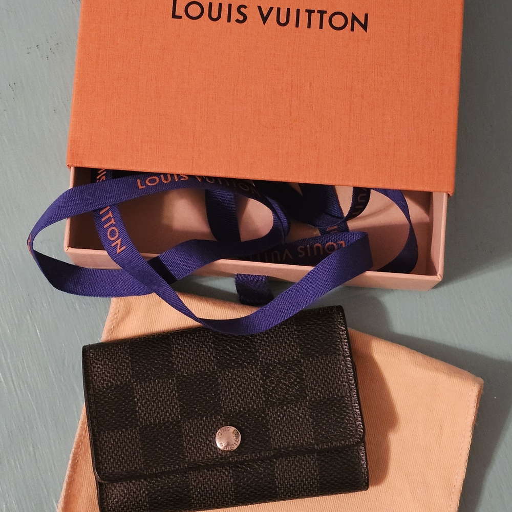 Louis Vuitton Black Damier Canvas 6 Key Holder - Picture 3 of 10